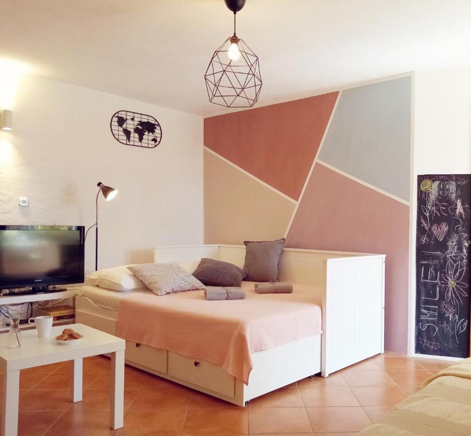 Apartment With Whirlpool And Bbq Near Porec 바데르나 외부 사진